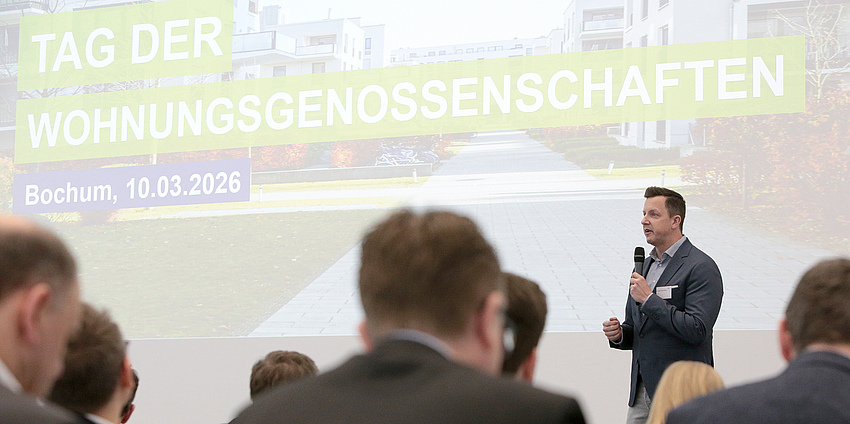 Prof. Dr. David Wilde bei der Begrüßung. Bildquelle: EBZ/Andreas Molatta.