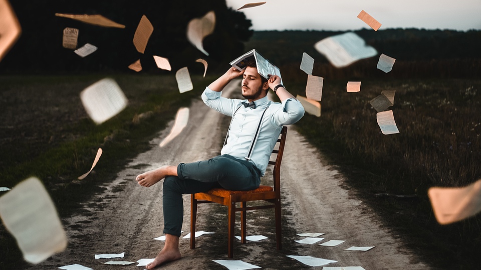 Weiterbildung neu denken – Jetzt nicht stehen bleiben! Das Lernen hat sich verändert – das ist uns allen inzwischen mehr als klar. Durch die rasante Entwicklung der letzten Monate wurden die Rahmenbedingungen angepasst. Was ist aber nun das neue Zielbild? Wie sehen die nächsten Schritte aus? Diese Fragen wollen wir heute angehen…
