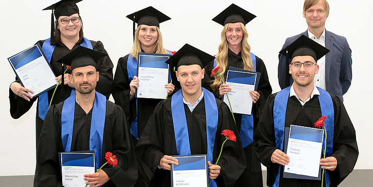 Absolventinnen und Absolventen des Bachelorstudiengangs Nachhaltiges Energie- und Immobilienmanagement mit anerkanntem Zertifikat „DGNB Registered Professional“. 